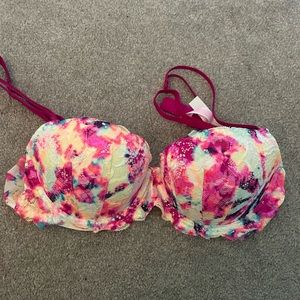 Victoria’s Secret PINK date lace push-up bra